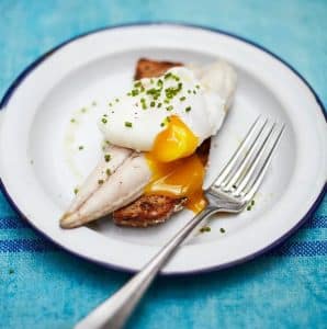 Irsk makrel-morgenmad af Jamie Oliver